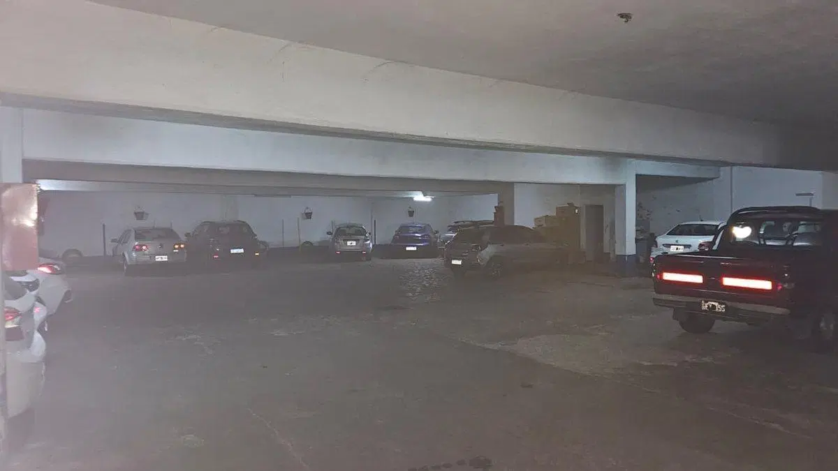 Venta de Cochera Comercial en Barrio Lourdes 4