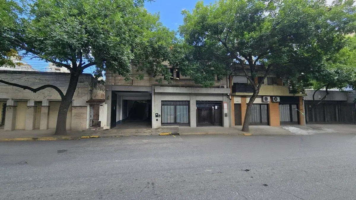 Venta de Cochera Comercial en Barrio Lourdes 3