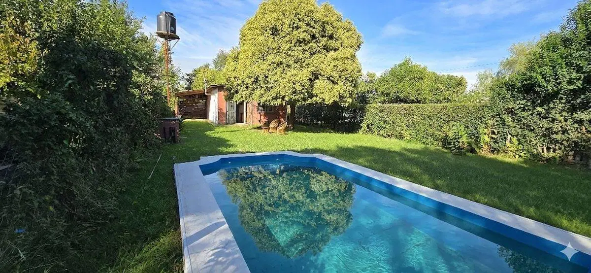 Venta Casa con Pileta Villa Elvira 3