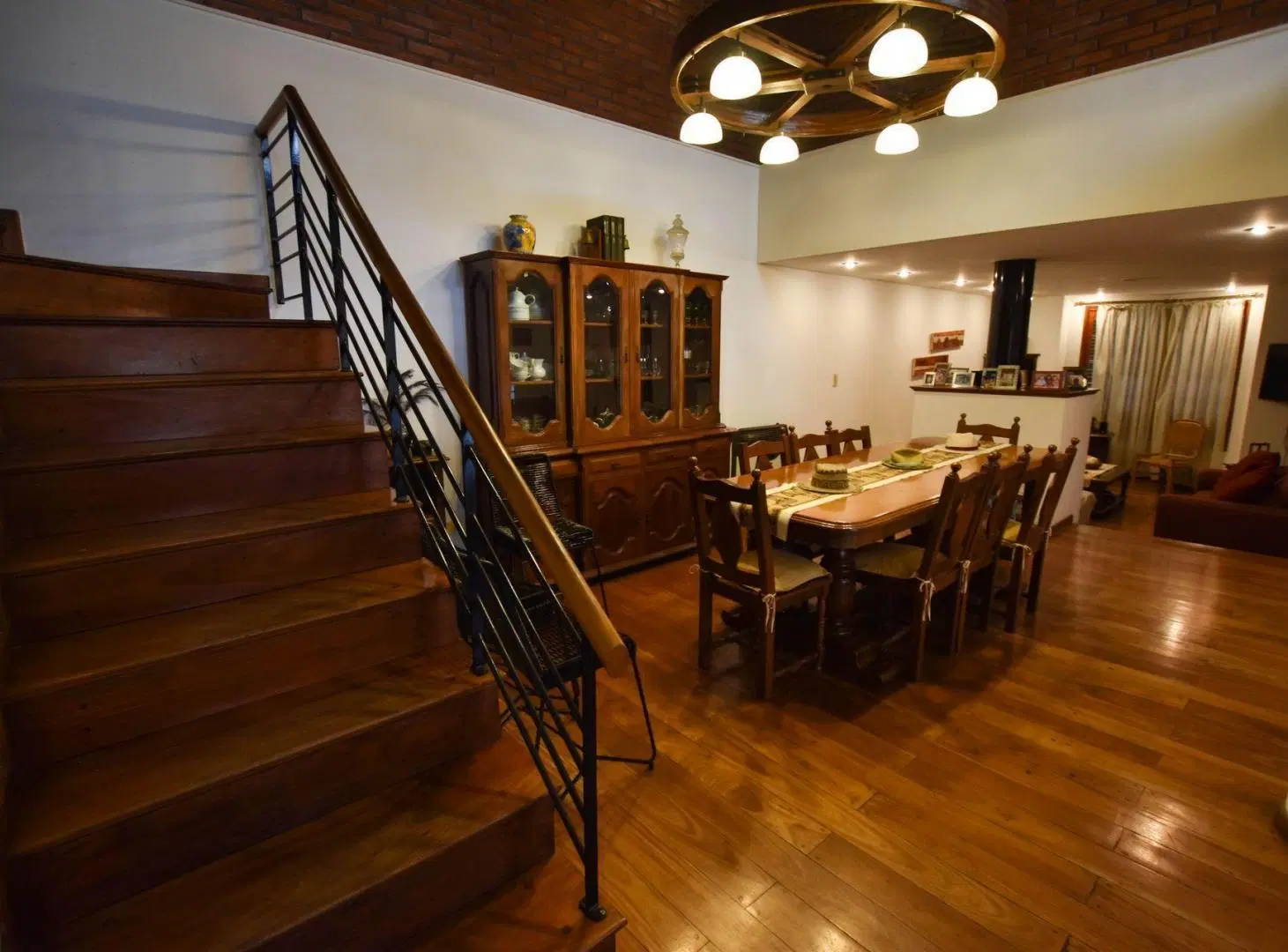 VENTA DE CASA 4 DORMITORIOS CON PILETA 3