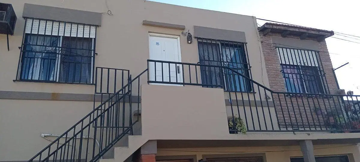 VENTA CASA 3 DORMITORIOS PH EN P.ALTA TIRO SUIZO 3