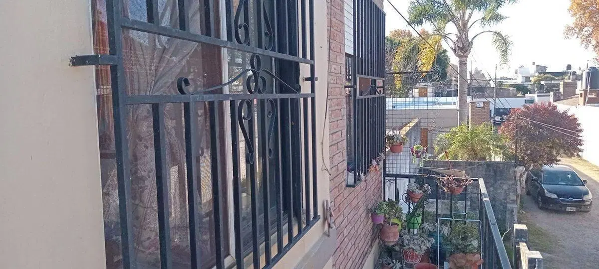 VENTA CASA 3 DORMITORIOS PH EN P.ALTA TIRO SUIZO 4