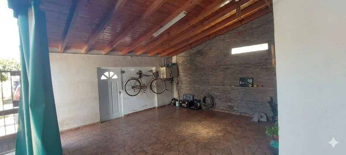 VENTA CASA 4 DORMITORIOS COCHERA  PATIO Y GALPÓN 3