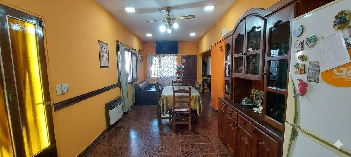 VENTA CASA 4 DORMITORIOS COCHERA  PATIO Y GALPÓN 4