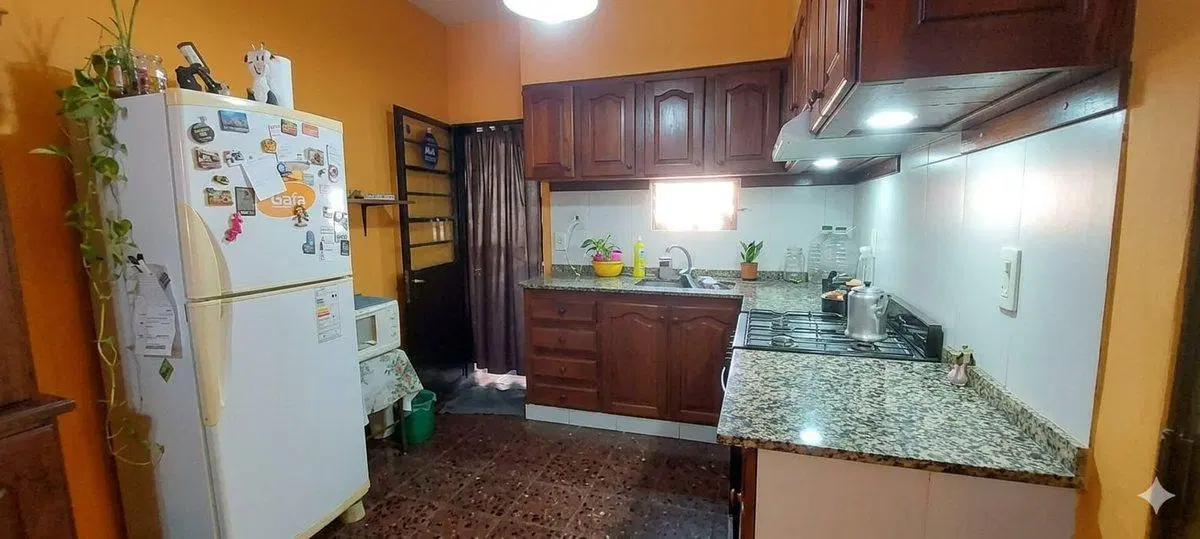 VENTA CASA 4 DORMITORIOS COCHERA  PATIO Y GALPÓN 5