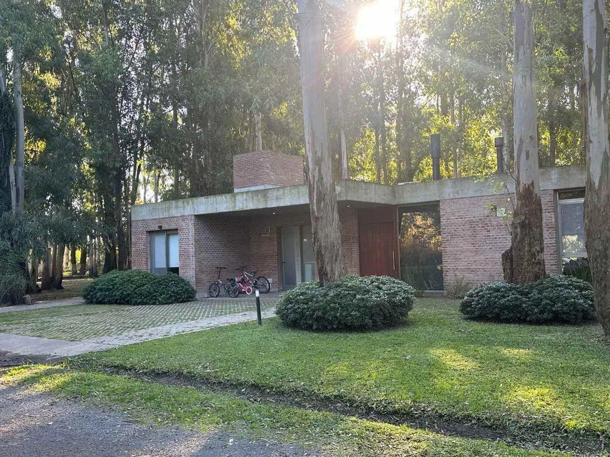 VENTA CASA 3 DORMITORIOS PILETA PUERTO PARAISO 4