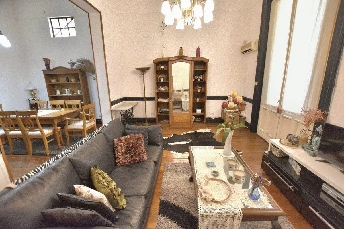 VENTA Departamento de Estilo, con balcon. Centro 4