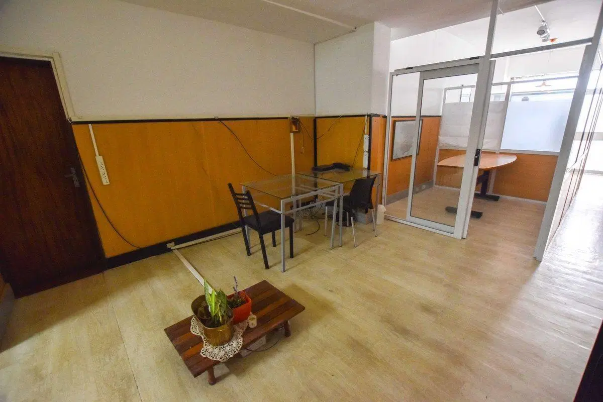 LOCAL COMERCIAL  EN VENTA CON PATIO, BARRIO MARTIN 2