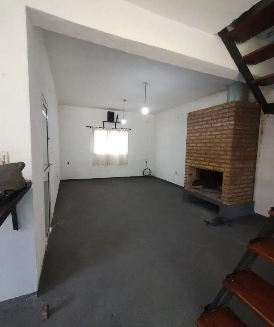VENTA CASA/ DUPLEX 2 DORMITORIOS / PATIO- ROLDÁN 3