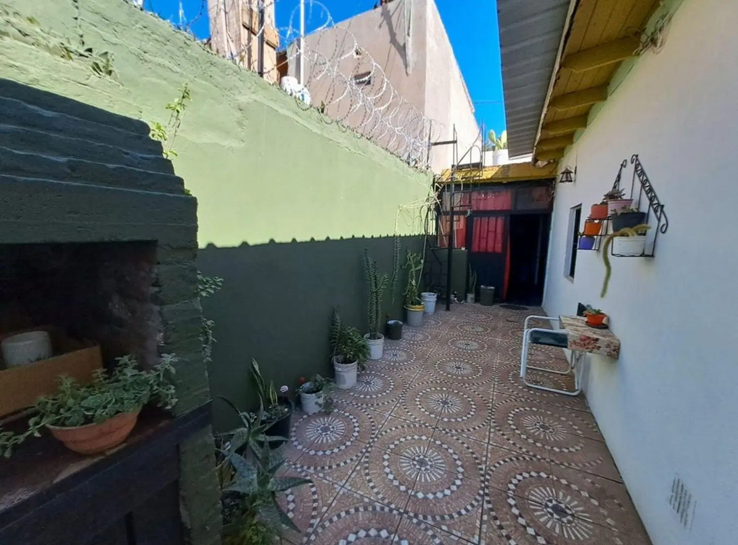 VENTA CASA 2 DORMITORIOS CON COCHERA Y PATIO 2