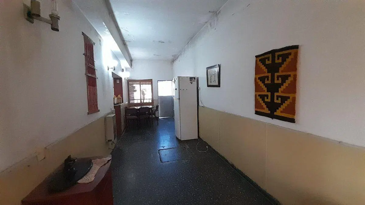 VENTA  CASA AL FRENTE  CON JARDIN EN SAN LORENZO 4