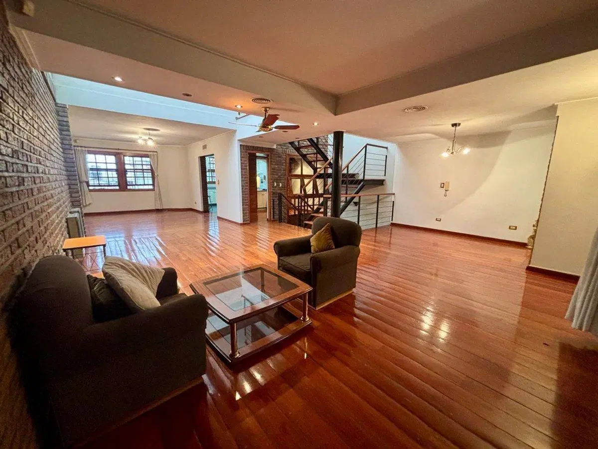CASA EN VENTA 3 DORMITORIOS + ESTUDIO PATIO ABASTO 4