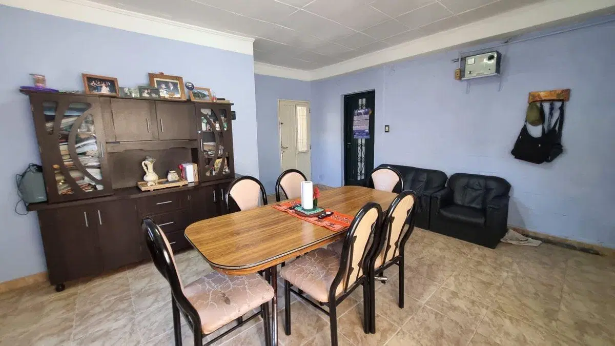 VENTA CASA PASILLO 4 DORMITORIOS PATIO V.G.GALVEZ 4