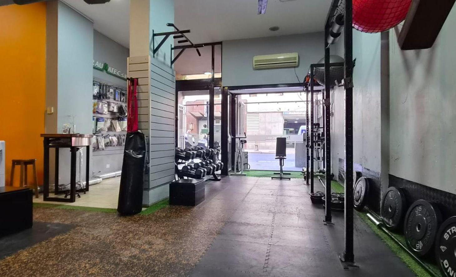 VENTA LOCAL - CON OFICINAS - VESTUARIOS - CENTRO