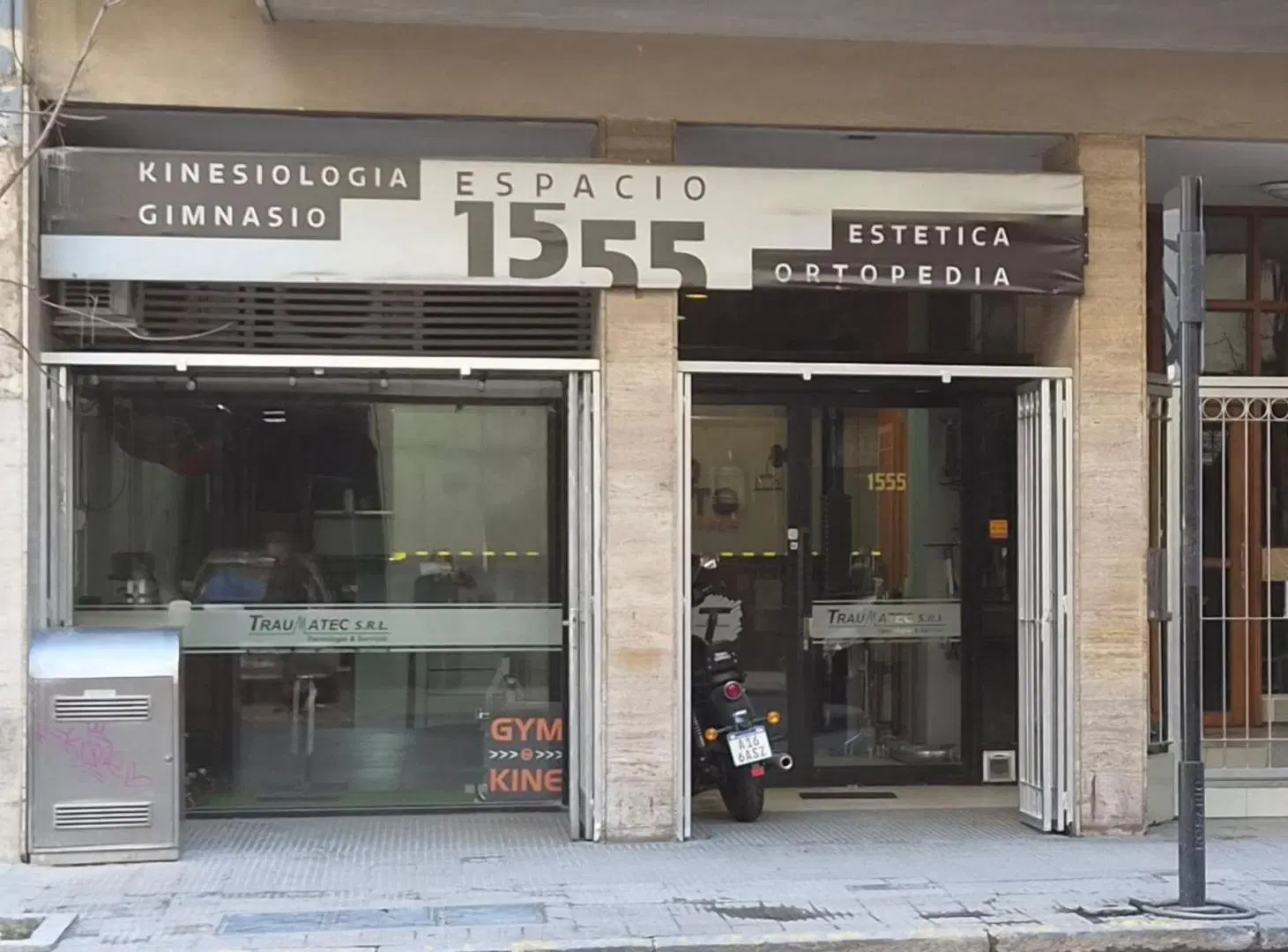 VENTA LOCAL - CON OFICINAS - VESTUARIOS - CENTRO 2