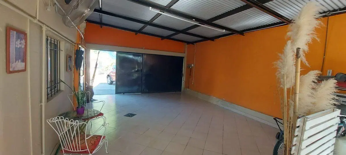 CASA 4 DORMITORIOS EN VENTA PATIO QUINCHO COCHERA 5