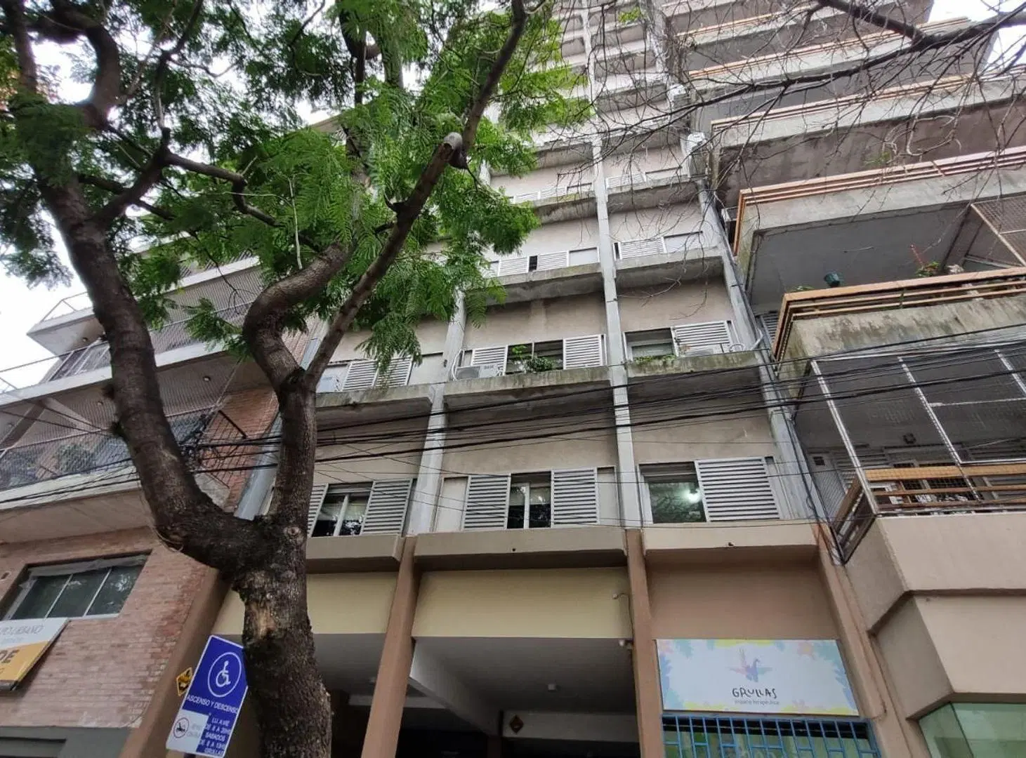 DEPARTAMENTO 1 DORMITORIOS BALCÓN  VENTA  ABASTO 4