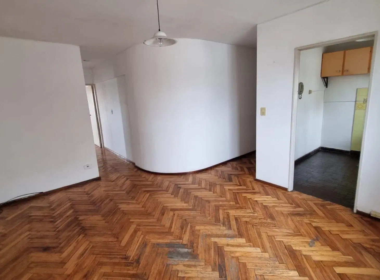 DEPARTAMENTO 1 DORMITORIOS BALCÓN  VENTA  ABASTO 5