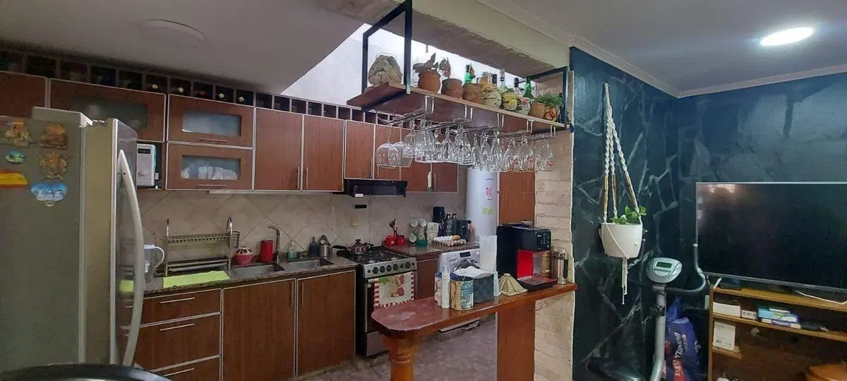 VENTA CASA 3 DORMITORIOS QUINCHO Y PATIO 2