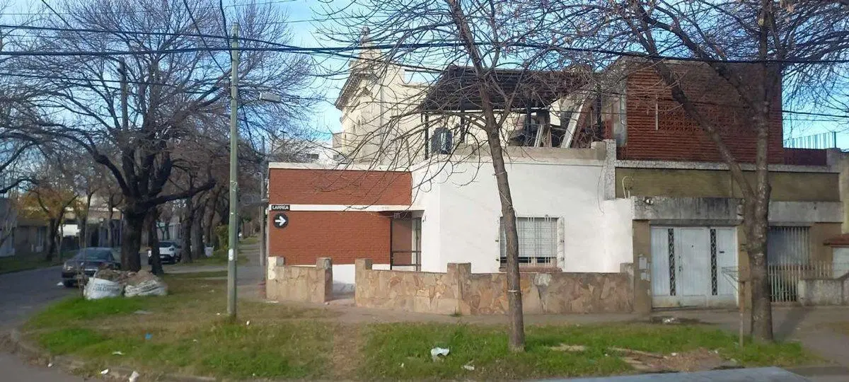 VENTA CASA 2 DORMITORIOS APTA CREDITO AZCUENAGA 2