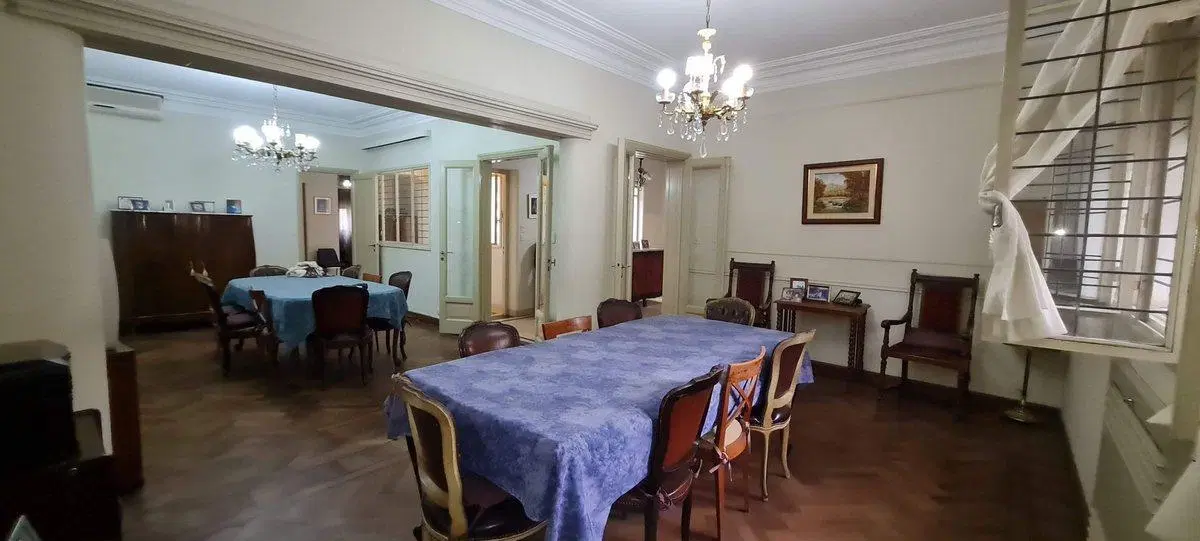 Casa dos dormitorios, terraza. Apta uso comercial 2