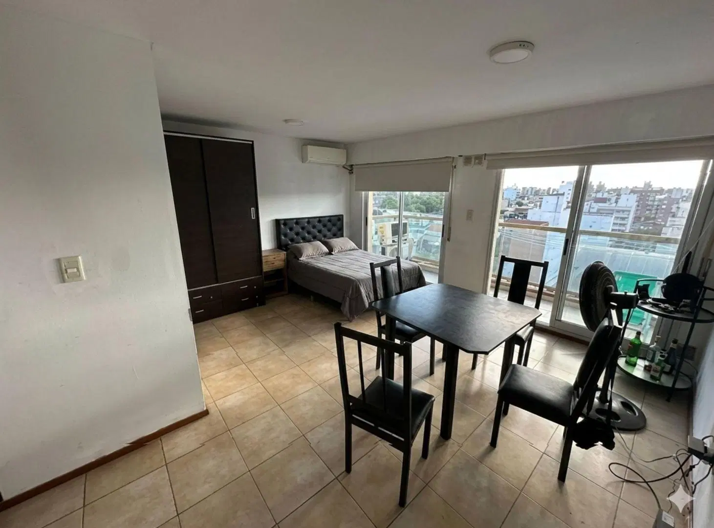 DEPARTAMENTO MONOAMBIENTE VENTA AMPLIO BALCÓN 4