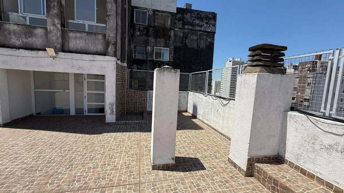 VENTA DEPARTAMENTO 1 DORMITORIO Y PATIOS RECICLADO 3