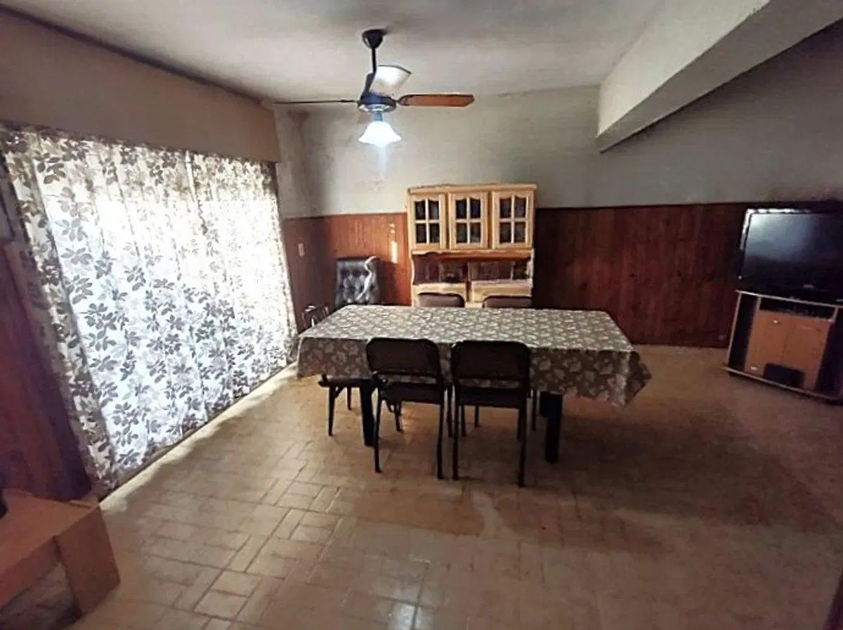 VENTA CASA AL FRENTE 2 DORMITORIOS COCHERA PATIO 5
