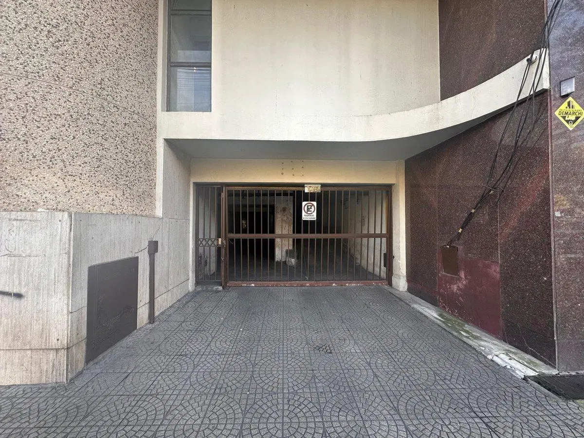 VENTA COCHERA BARRIO MARTIN 3