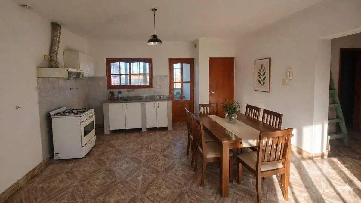 CASA EN VENTA 2 DORMITORIOS  COCHERA BARRIO MATHEU 2