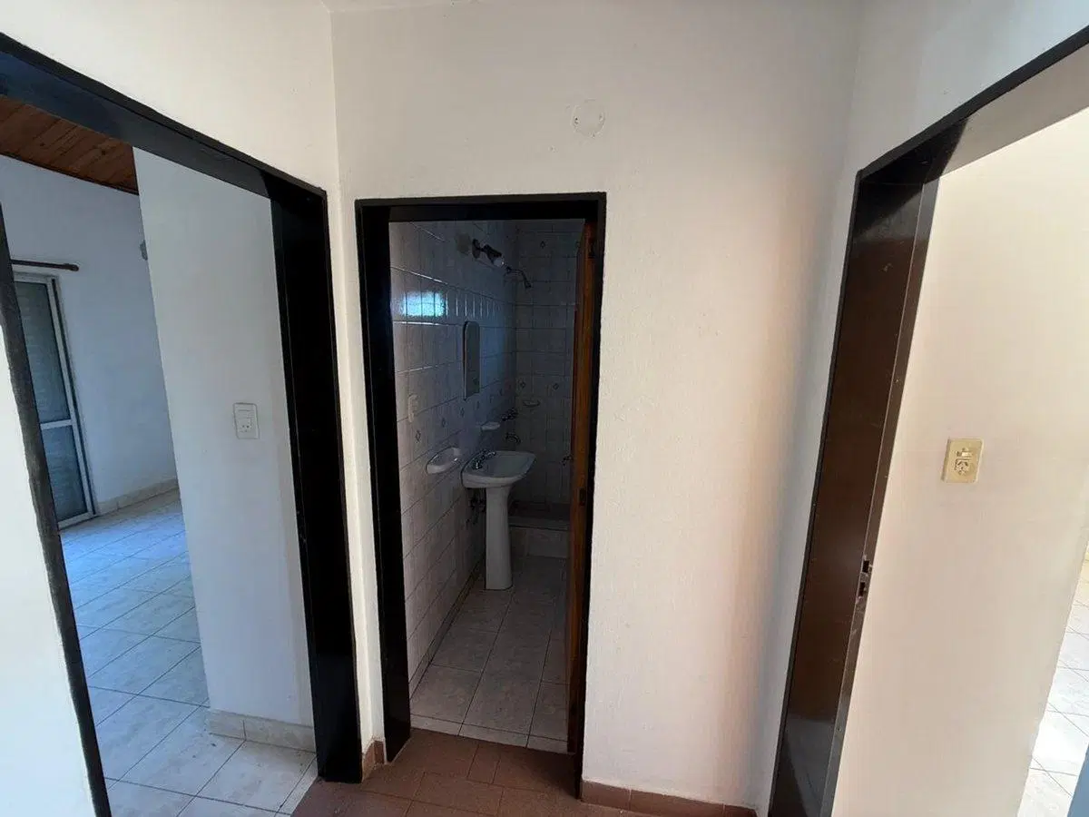 VENTA CASA 2 DORMITORIOS PLANTA ALTA CON COCHERA 5
