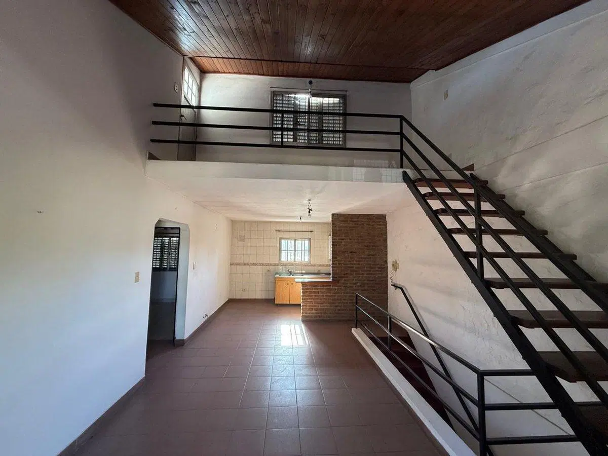 VENTA CASA 2 DORMITORIOS PLANTA ALTA CON COCHERA 3