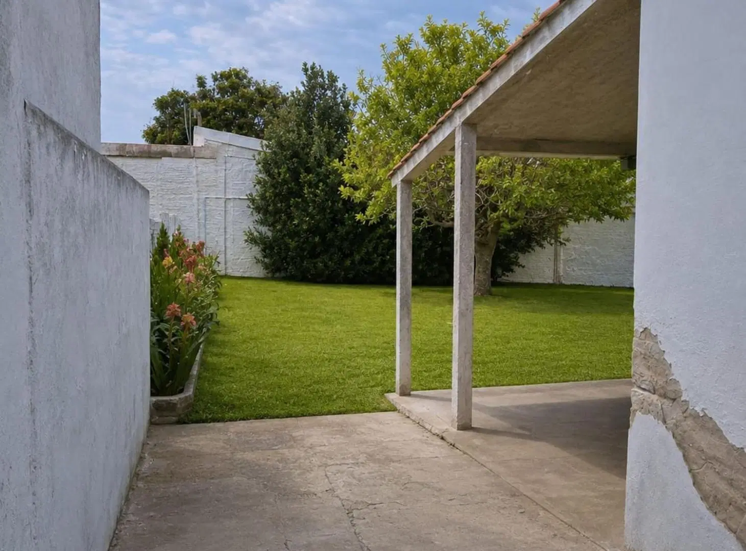 VENTA CASA DOS DORMITORIOS, PATIO. ARROYO SECO 2