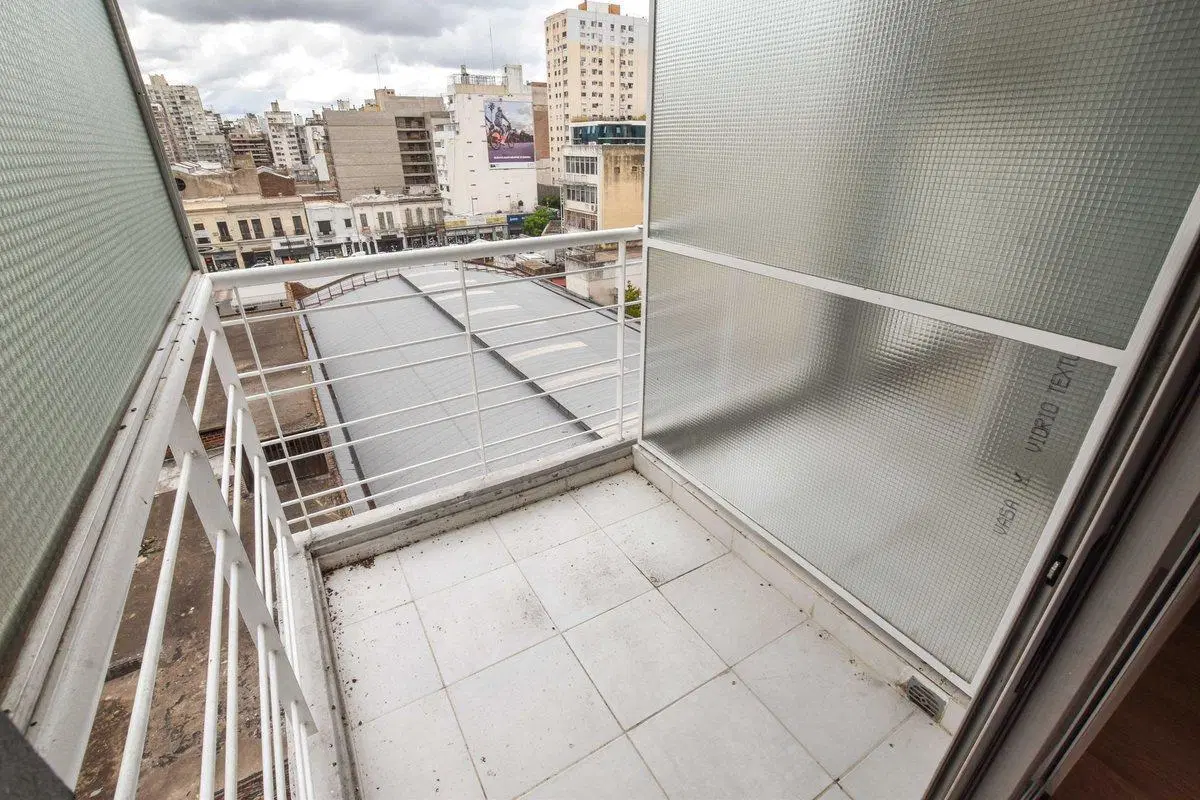 DEPARTAMENTO UN DORMITORIO EN VENTA CENTRO RIO 8