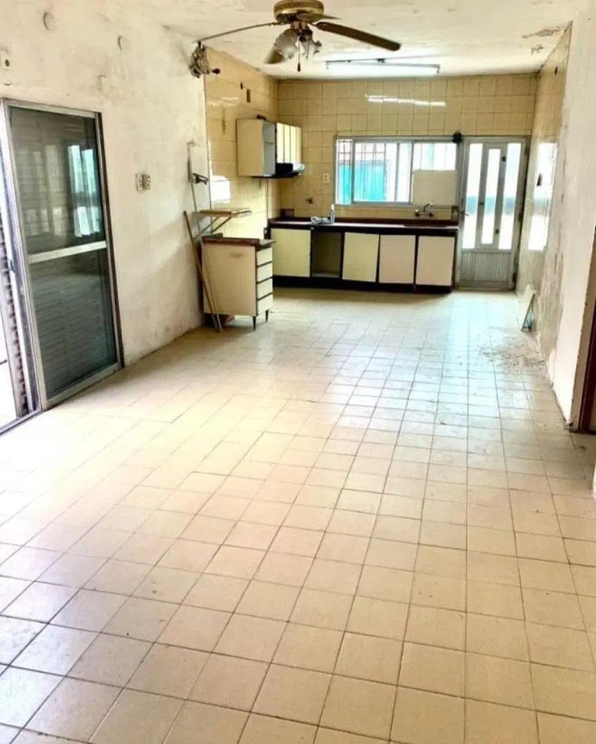 VENTA CASA, COCHERAPUERTO G. SAN MARTIN BARRIO 5