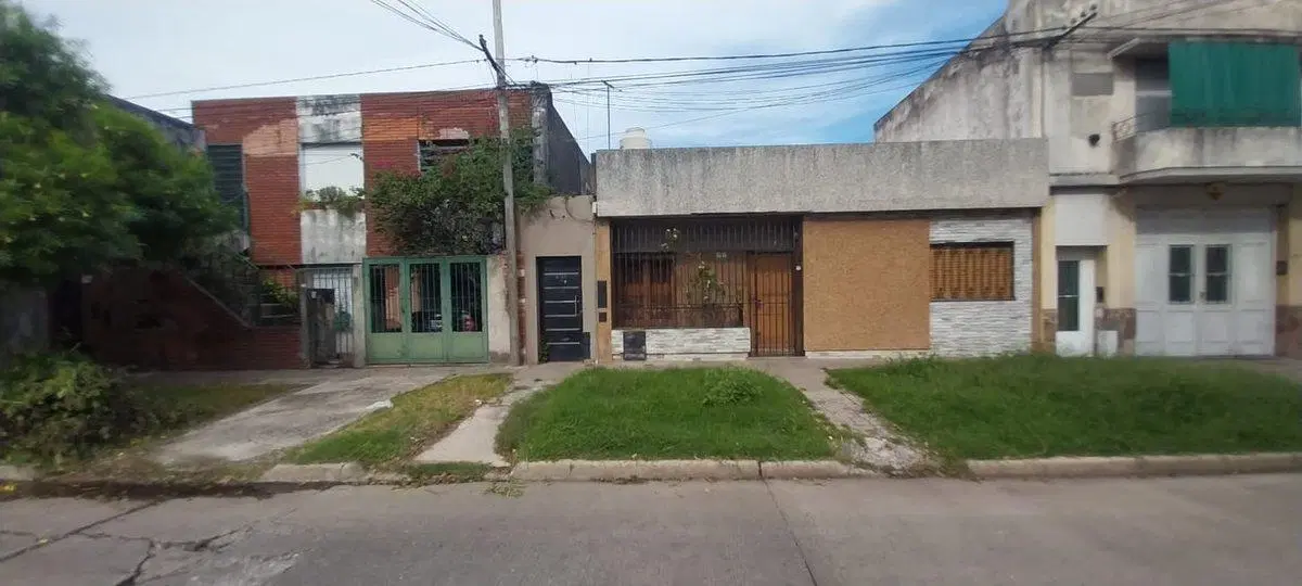 VENTA CASA 2 DORMITORIOS PASILLO UNICO ZONA SUR 5
