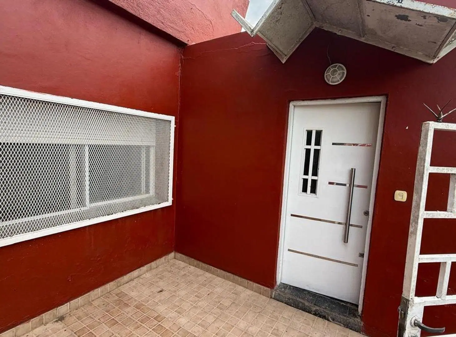 VENTA CASA 4 DORMITORIOS A REFACCIONAR - BAIGORRIA 8