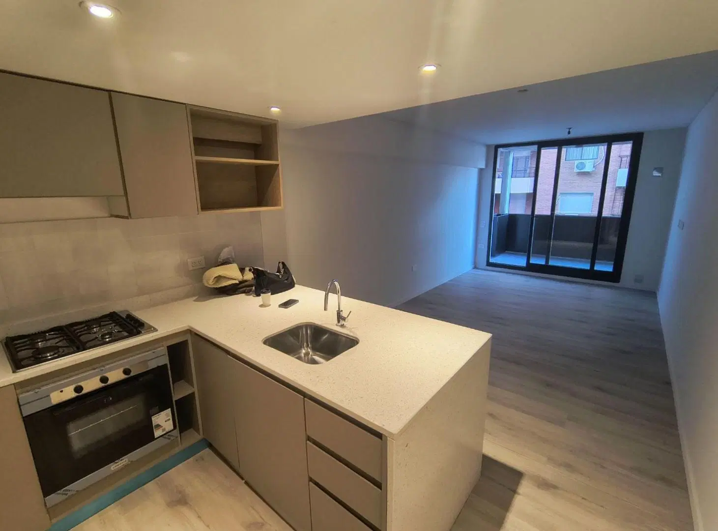 ALQUILER MONOAMBIENTE ESTRENAR. AMENITIES. CENTRO. 2