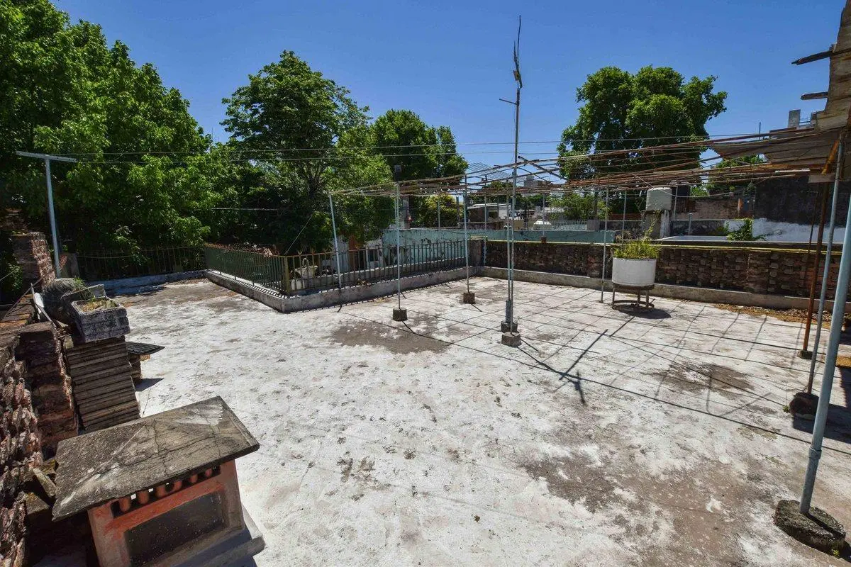 VENTA CASA 2 DORMITORIOS, COCHERA ECHESORTU 5
