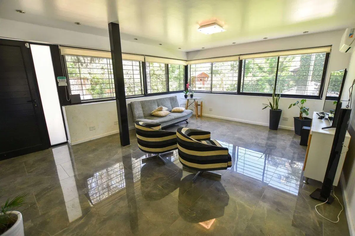 VENTA CASA EN IBARLUCEA CON PILETA COCHERA QUINCHO 8