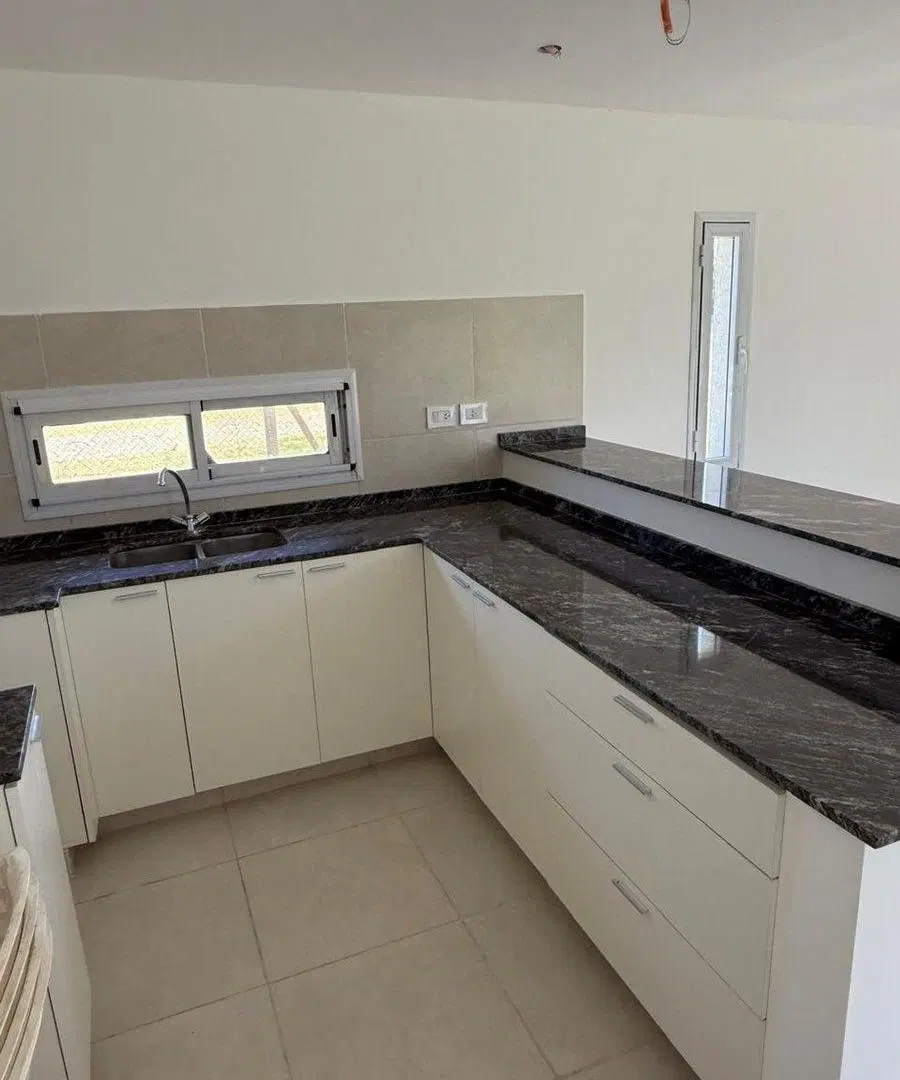 VENTA CASA 1 DORMITORIO CON PILETA A ESTRENAR 5