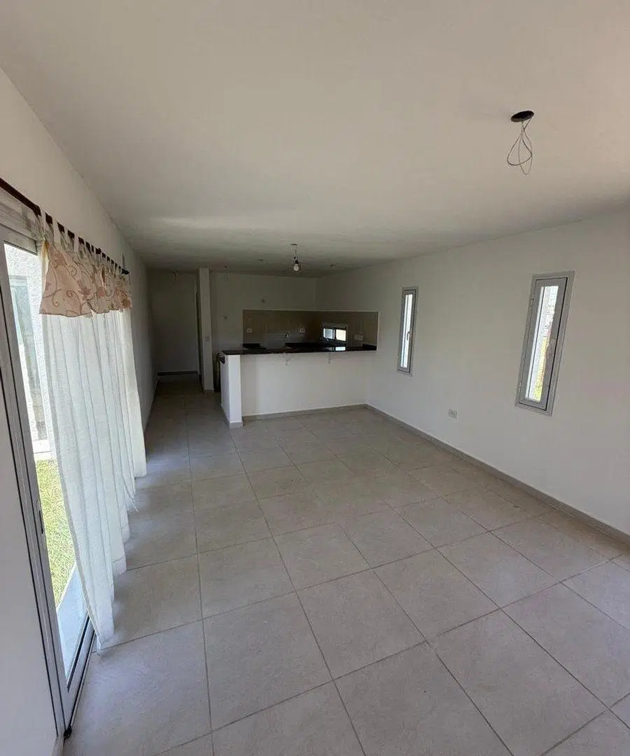 VENTA CASA 1 DORMITORIO CON PILETA A ESTRENAR 2