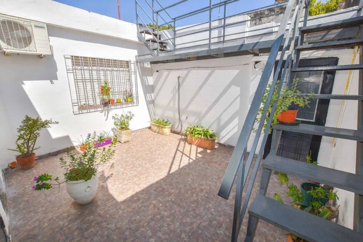 VENTA DEPARTAMENTO  NO PH 2 DORMITORIOS 4