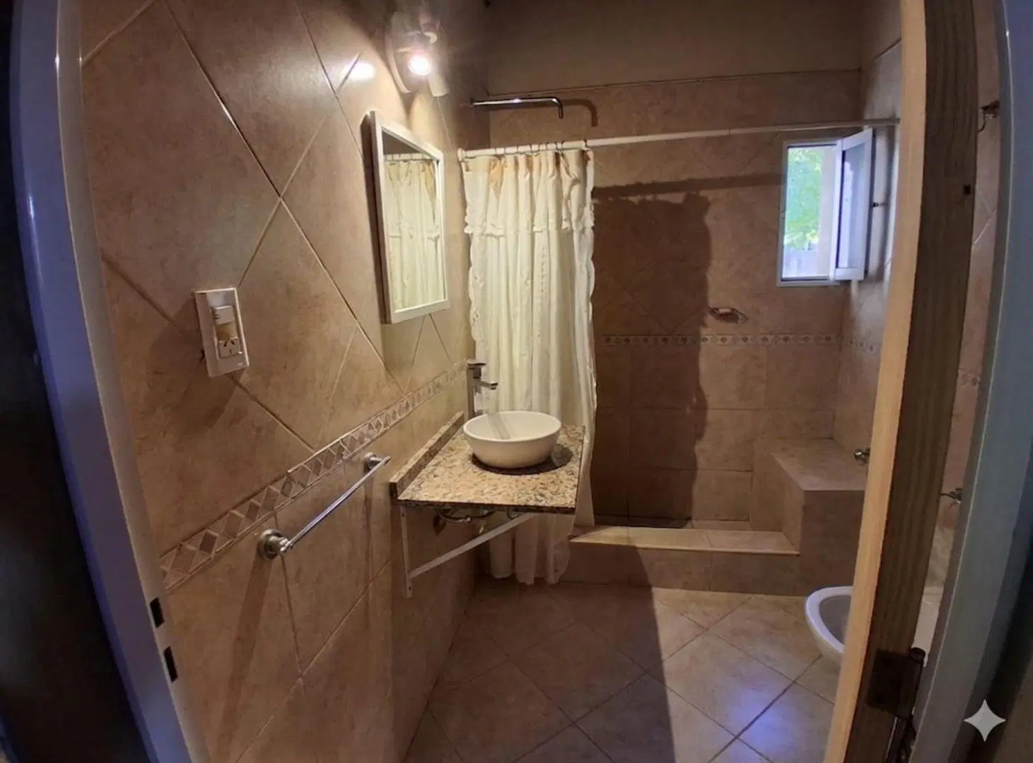 VENTA CASA CON JARDIN EN GENERAL LAGOS 8