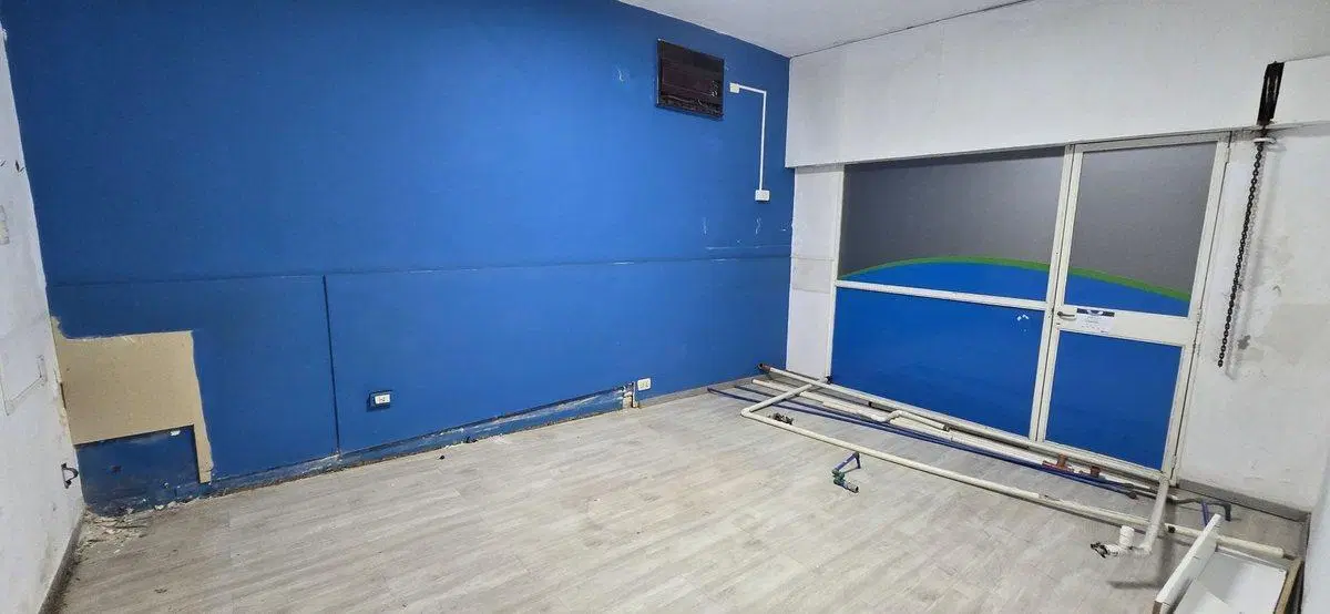 Venta casa con local, pileta y gran terreno 2