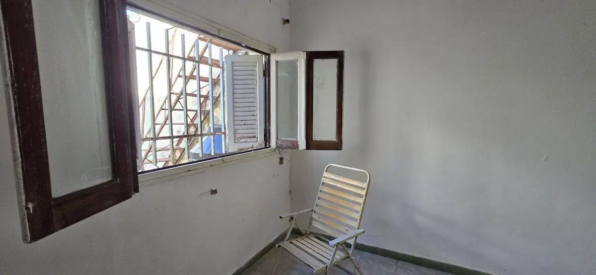 Venta casa con local, pileta y gran terreno 5