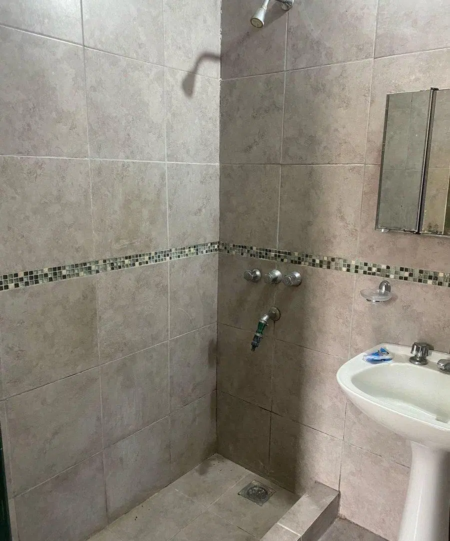 VENTA CASA INTERNA DOS DORMITORIOS, ALBERDI 5