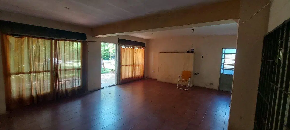 VENTA CASA AL FRENTE, 3 DORMITORIOS, COCHERA 4