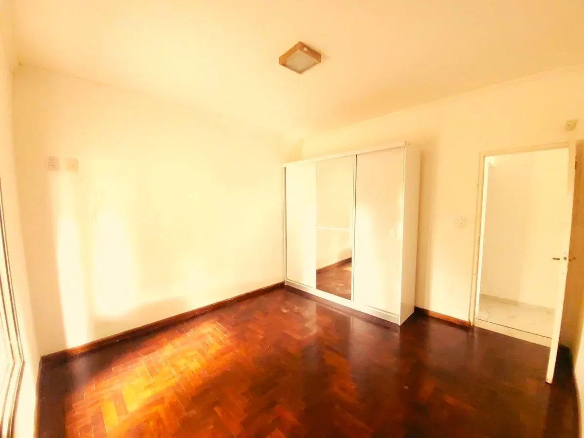 VENTA CASA  2 DORMITORIOS, COCHERA Y JARDIN. SLZO 8