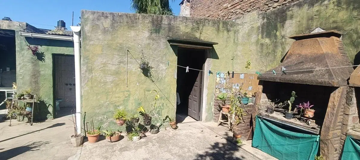 VENTA CASA DOS DORMITORIOS TIRO SUIZO COCHERA 3